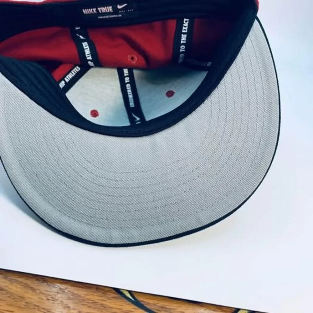 nike drifit red Razorback cap one size